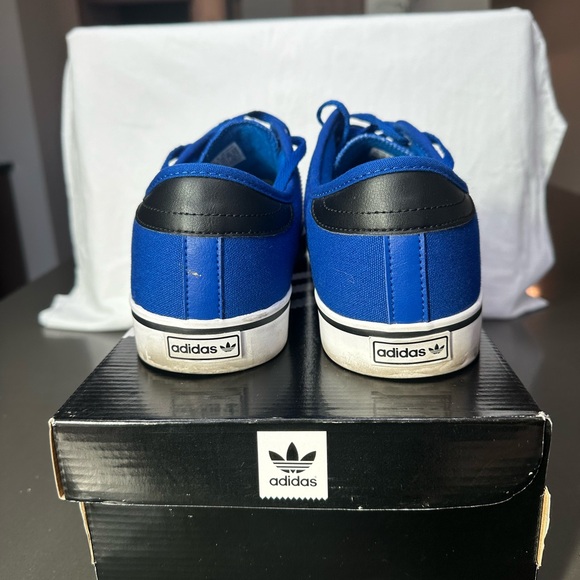 Size 10.5 - adidas Seeley Royal Blue - Picture 4 of 13